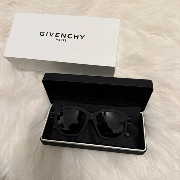 Givenchy Pierced sunglasses GV 7175